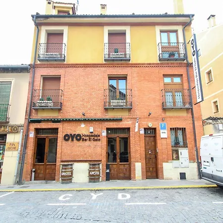 Oyo El Gato Guest house Segovia