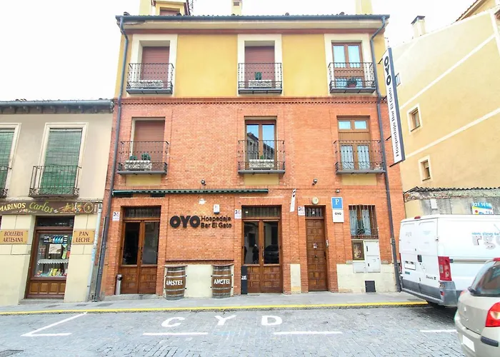 Oyo El Gato Гостевой дом Сеговия